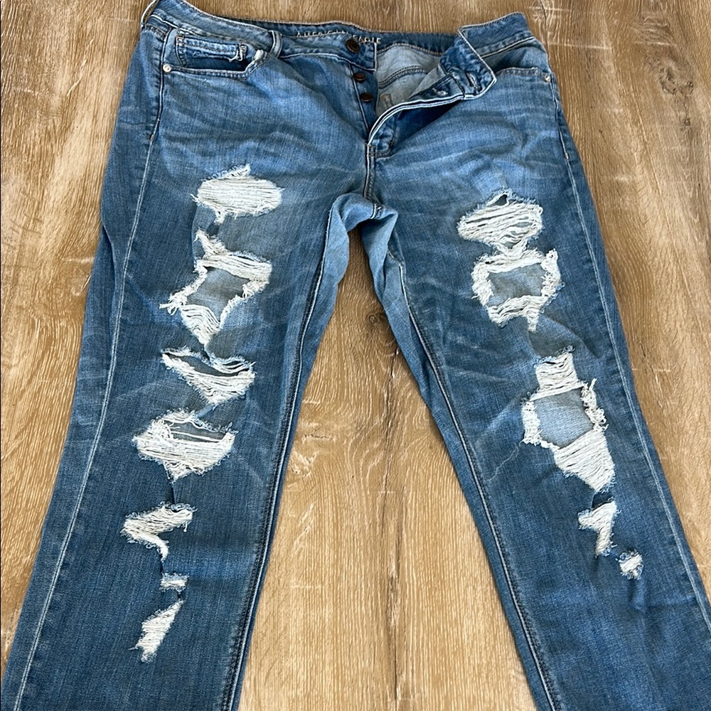 American Eagle Distressed Blue Jeans